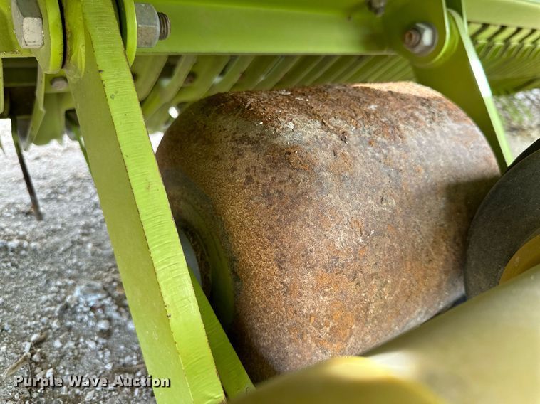 image for item DQ1553 2013 Claas 380 906  pickup head