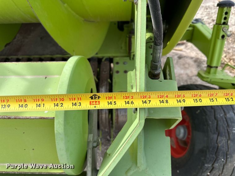 image for item DQ1553 2013 Claas 380 906  pickup head