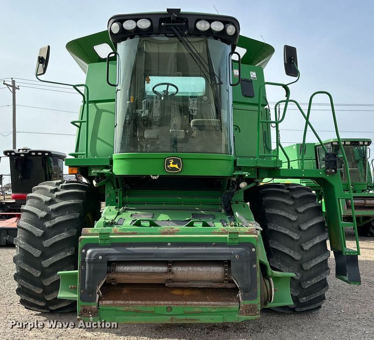 image for item DQ1566 2009 John Deere 9770 STS combine