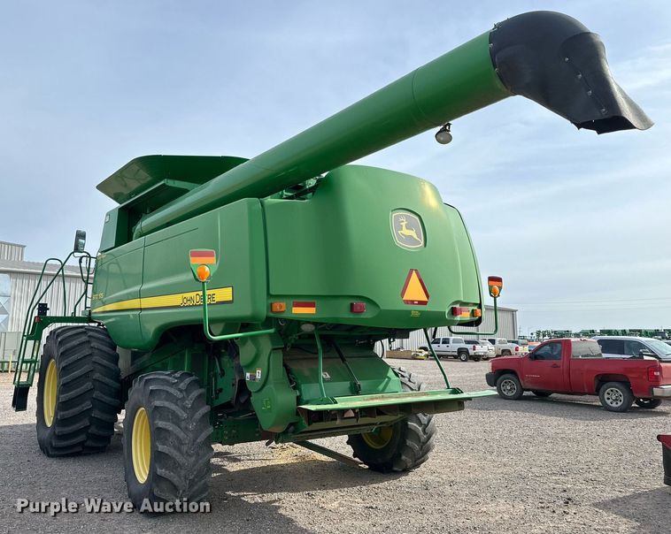 image for item DQ1566 2009 John Deere 9770 STS combine