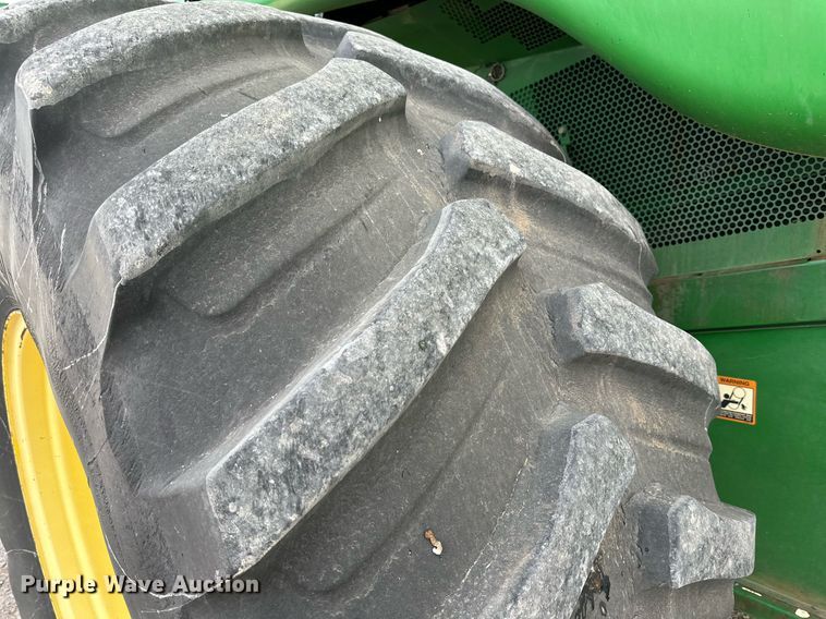 image for item DQ1566 2009 John Deere 9770 STS combine