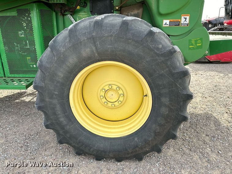 image for item DQ1566 2009 John Deere 9770 STS combine