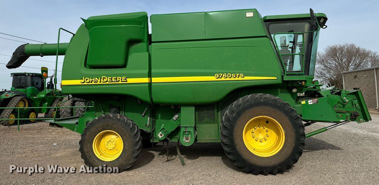 image for item DQ1567 2005 John Deere 9760 STS combine