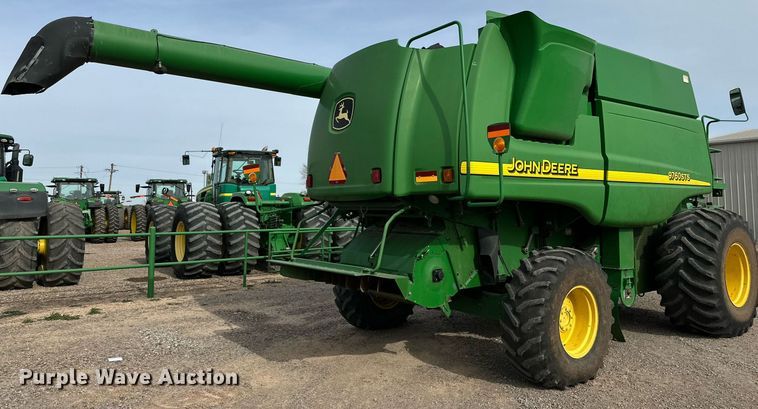 image for item DQ1567 2005 John Deere 9760 STS combine