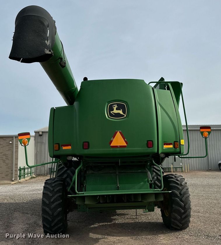 image for item DQ1567 2005 John Deere 9760 STS combine