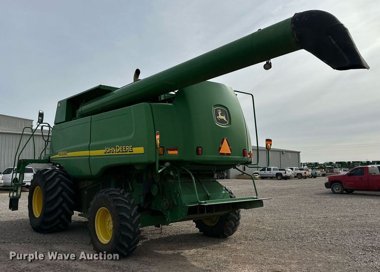 image for item DQ1567 2005 John Deere 9760 STS combine