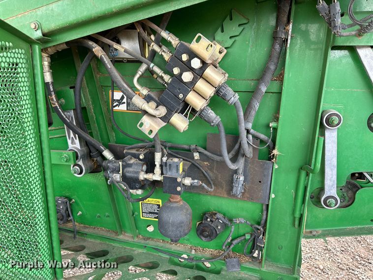 image for item DQ1567 2005 John Deere 9760 STS combine