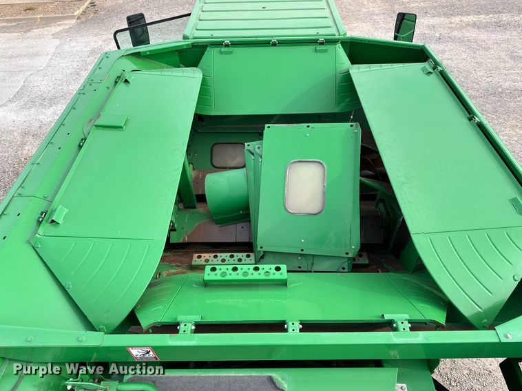 image for item DQ1567 2005 John Deere 9760 STS combine