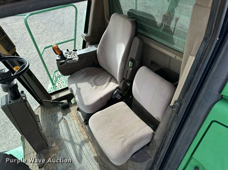 image for item DQ1567 2005 John Deere 9760 STS combine