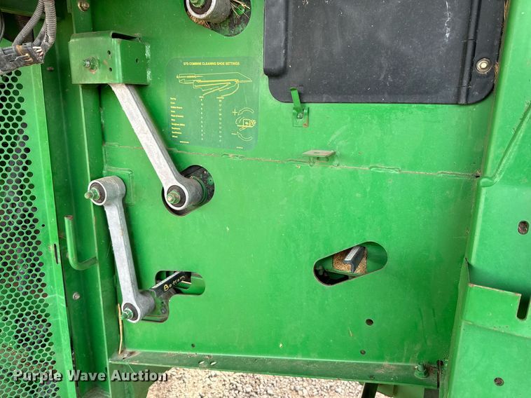 image for item DQ1567 2005 John Deere 9760 STS combine