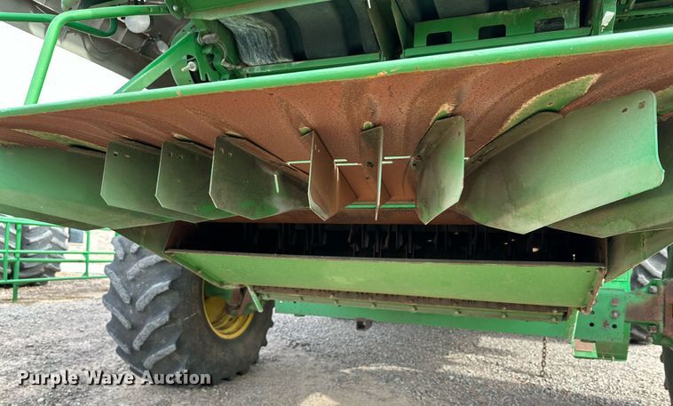 image for item DQ1567 2005 John Deere 9760 STS combine