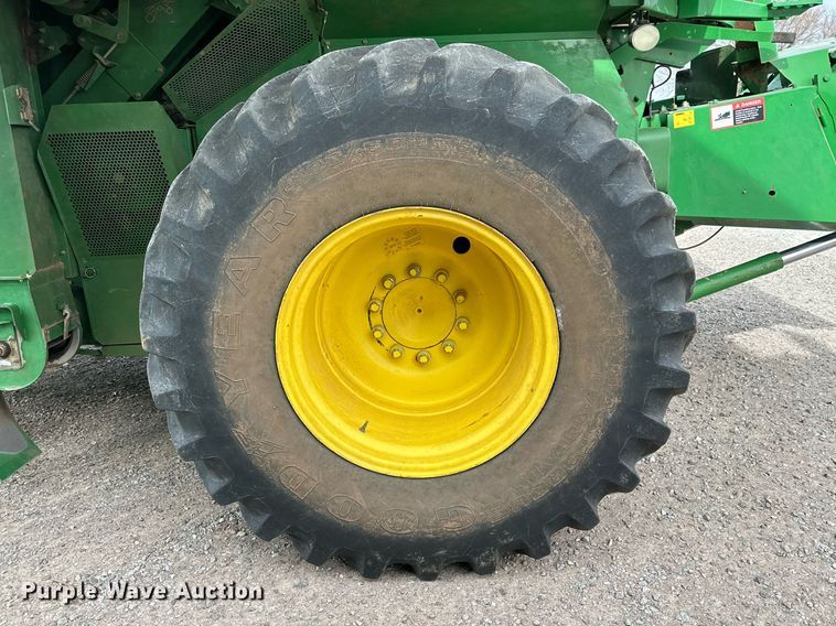 image for item DQ1567 2005 John Deere 9760 STS combine