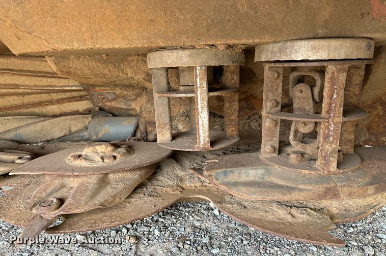 image for item DQ1569 2014 Massey Ferguson  WR9770 swather / windrower