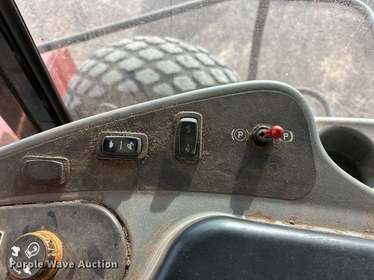 image for item DQ1569 2014 Massey Ferguson  WR9770 swather / windrower