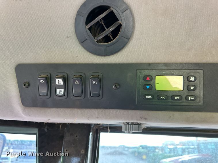 image for item DQ1569 2014 Massey Ferguson  WR9770 swather / windrower