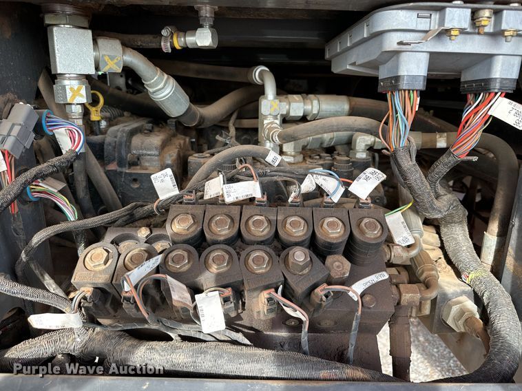 image for item DQ1569 2014 Massey Ferguson  WR9770 swather / windrower