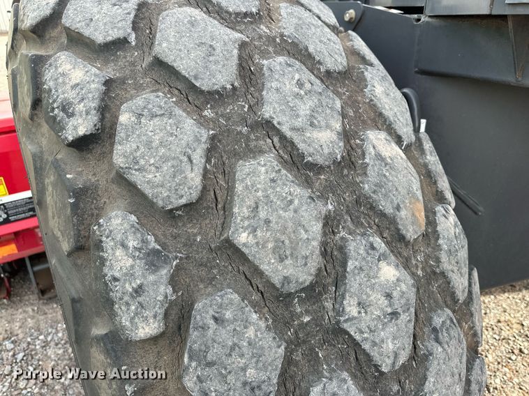 image for item DQ1569 2014 Massey Ferguson  WR9770 swather / windrower