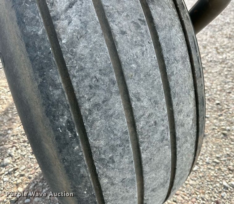 image for item DQ1569 2014 Massey Ferguson  WR9770 swather / windrower