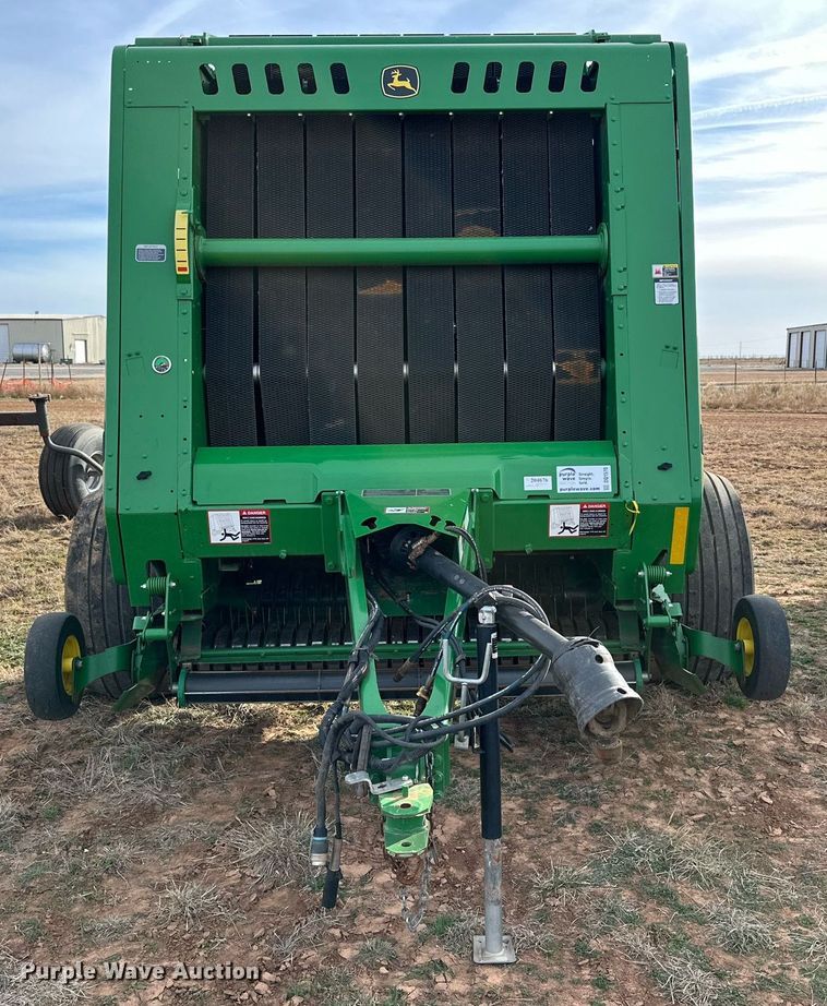 image for item DQ1570 2020 John Deere 560M round baler