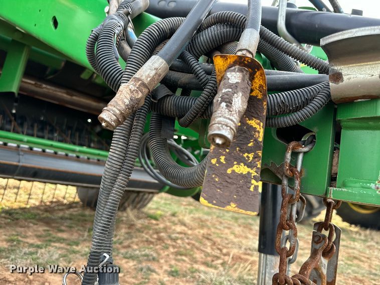 image for item DQ1570 2020 John Deere 560M round baler