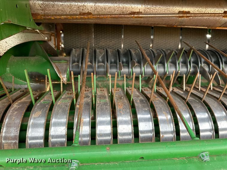 image for item DQ1570 2020 John Deere 560M round baler