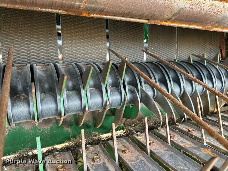 image for item DQ1570 2020 John Deere 560M round baler