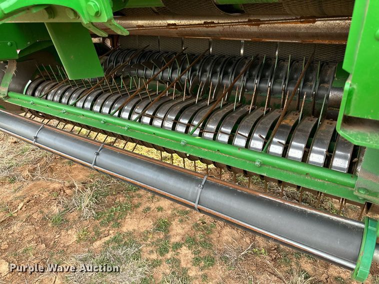 image for item DQ1570 2020 John Deere 560M round baler