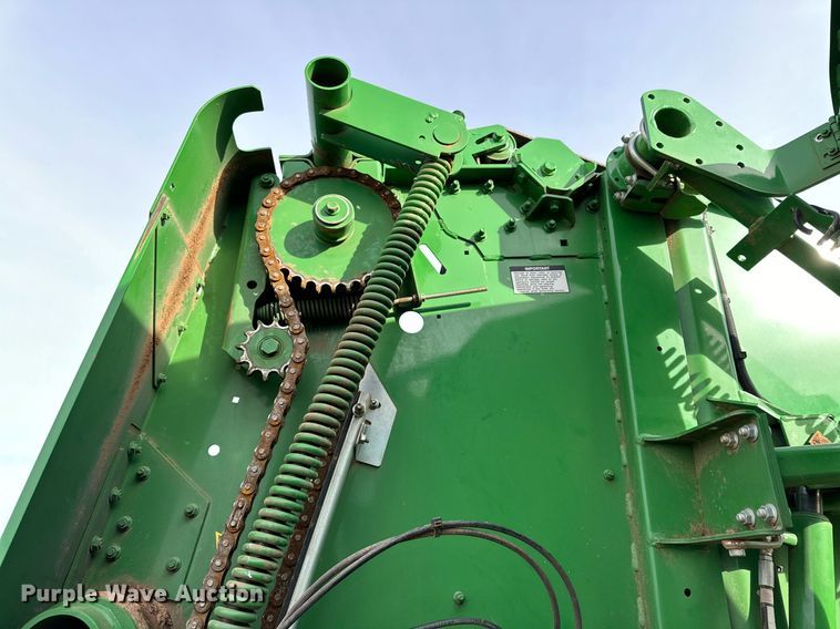 image for item DQ1570 2020 John Deere 560M round baler