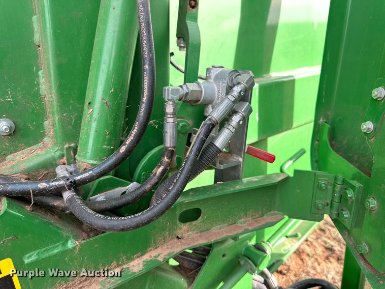 image for item DQ1570 2020 John Deere 560M round baler