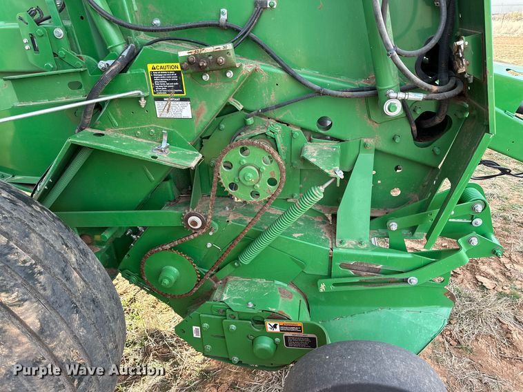 image for item DQ1570 2020 John Deere 560M round baler