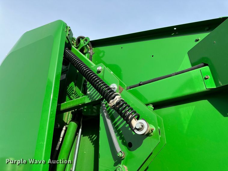 image for item DQ1570 2020 John Deere 560M round baler