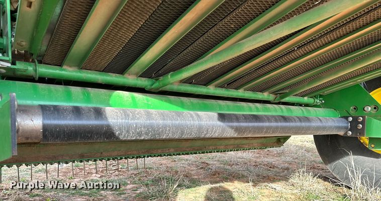 image for item DQ1570 2020 John Deere 560M round baler