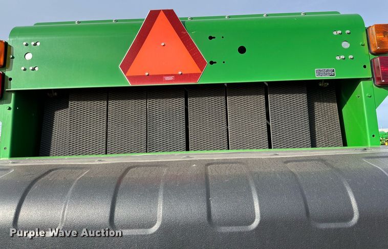 image for item DQ1570 2020 John Deere 560M round baler