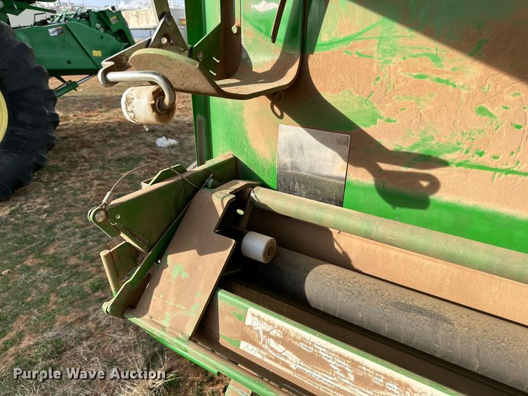 image for item DQ1570 2020 John Deere 560M round baler