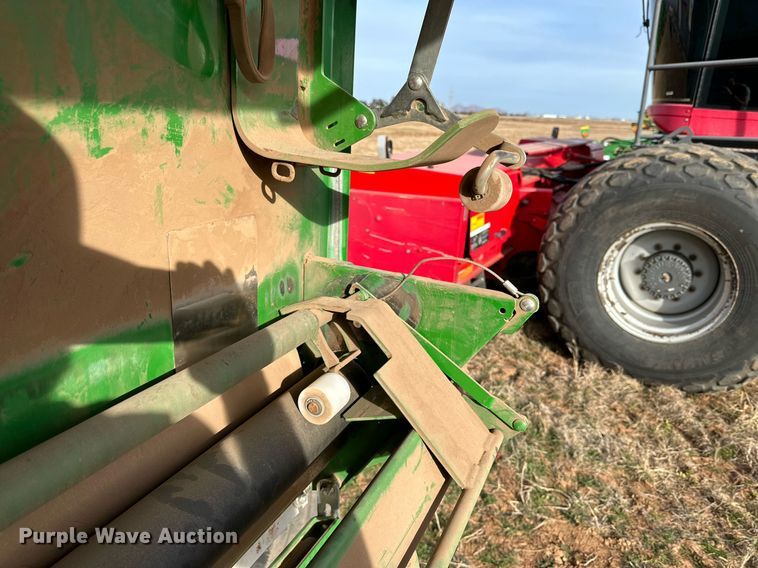 image for item DQ1570 2020 John Deere 560M round baler