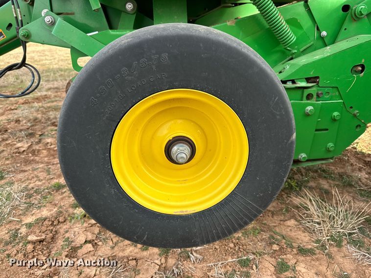 image for item DQ1570 2020 John Deere 560M round baler