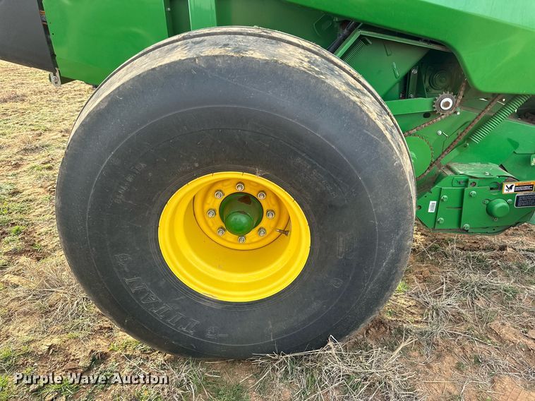 image for item DQ1570 2020 John Deere 560M round baler