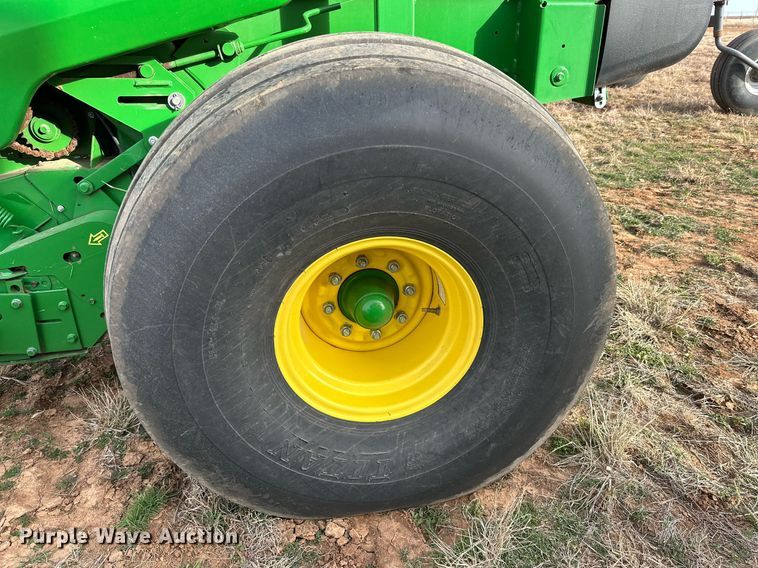 image for item DQ1570 2020 John Deere 560M round baler