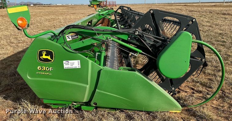 image for item DQ1571 2006 John Deere 630F flex head