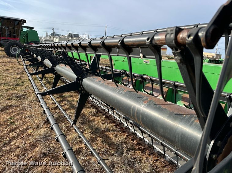 image for item DQ1571 2006 John Deere 630F flex head