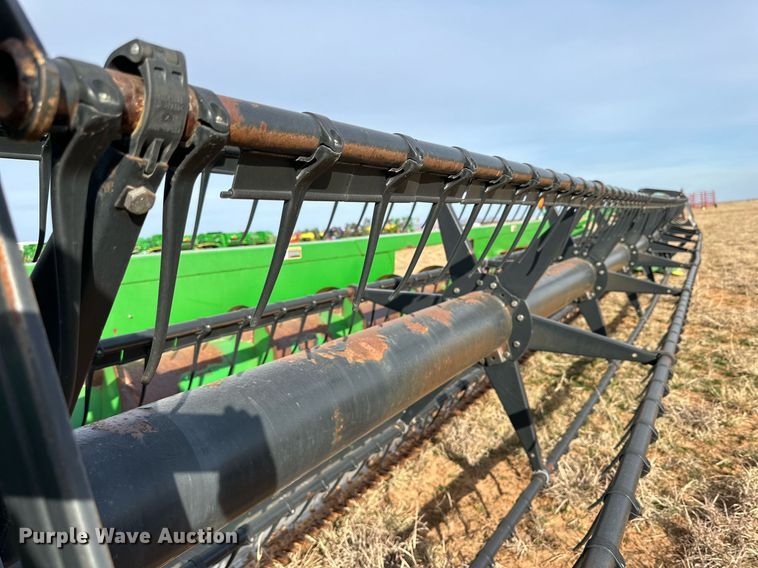 image for item DQ1571 2006 John Deere 630F flex head