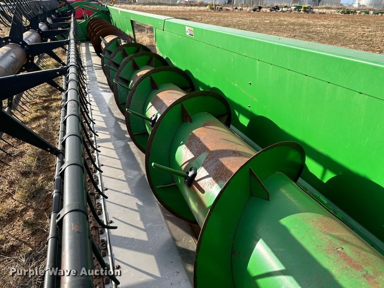 image for item DQ1571 2006 John Deere 630F flex head