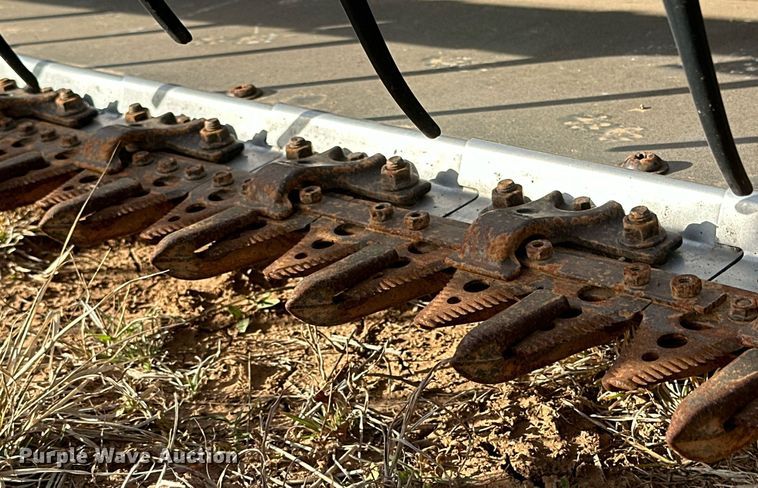 image for item DQ1571 2006 John Deere 630F flex head