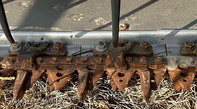 image for item DQ1571 2006 John Deere 630F flex head