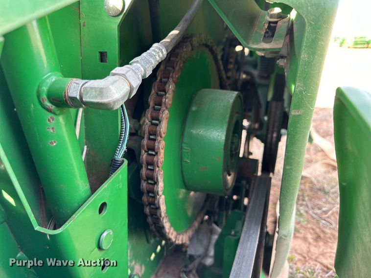 image for item DQ1571 2006 John Deere 630F flex head