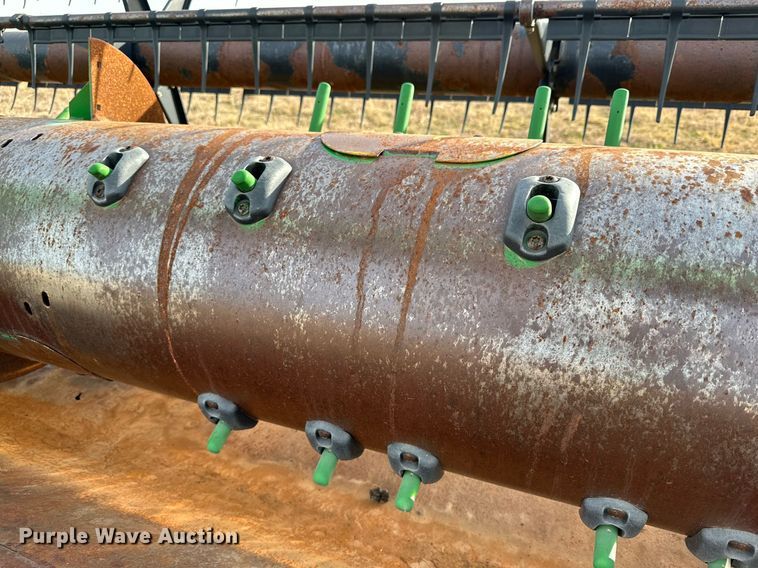 image for item DQ1571 2006 John Deere 630F flex head