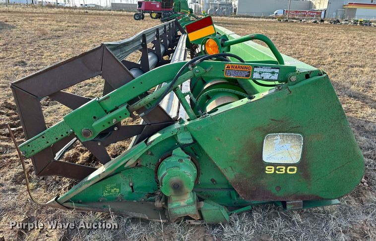 image for item DQ1572 John Deere 930 rigid head