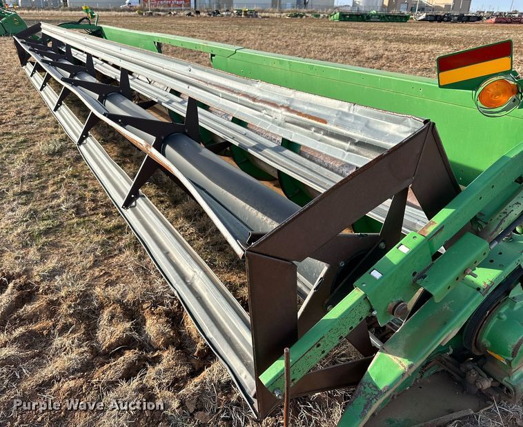 image for item DQ1572 John Deere 930 rigid head