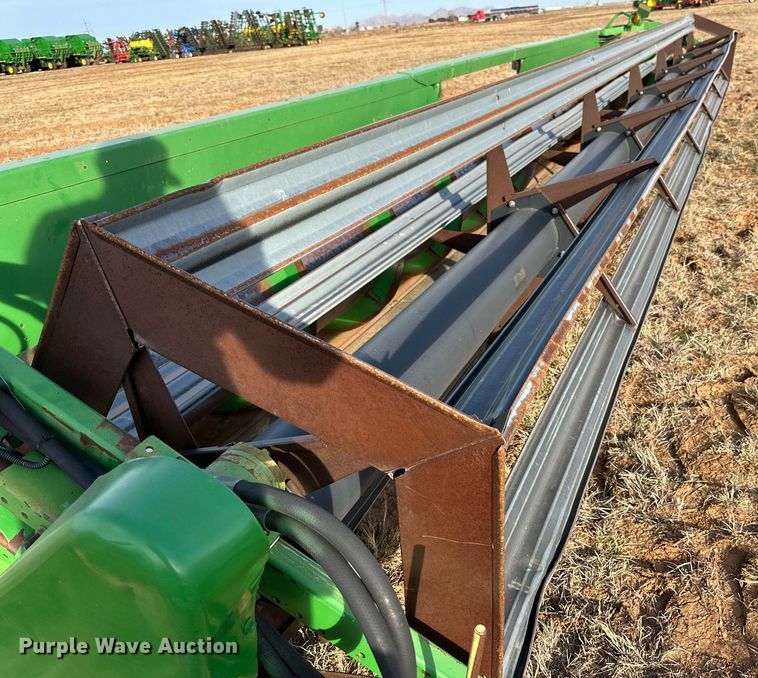 image for item DQ1572 John Deere 930 rigid head