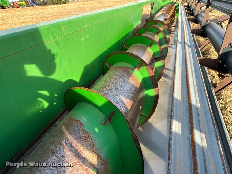 image for item DQ1572 John Deere 930 rigid head